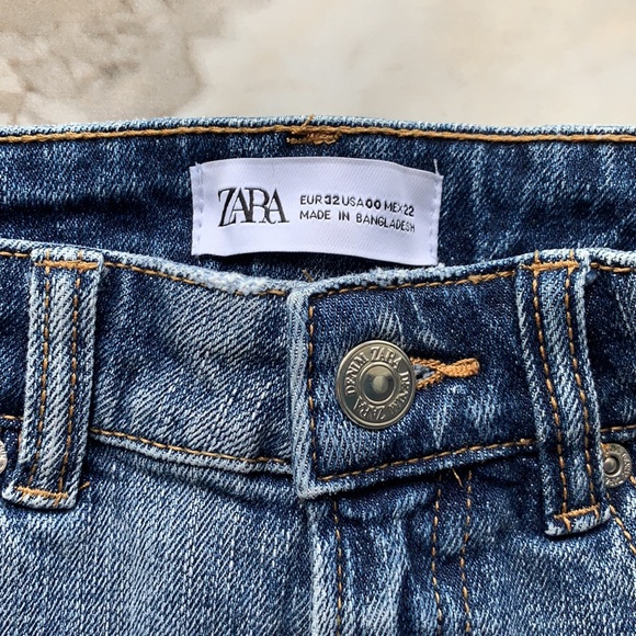 Zara denim jean shorts! - Picture 2 of 3